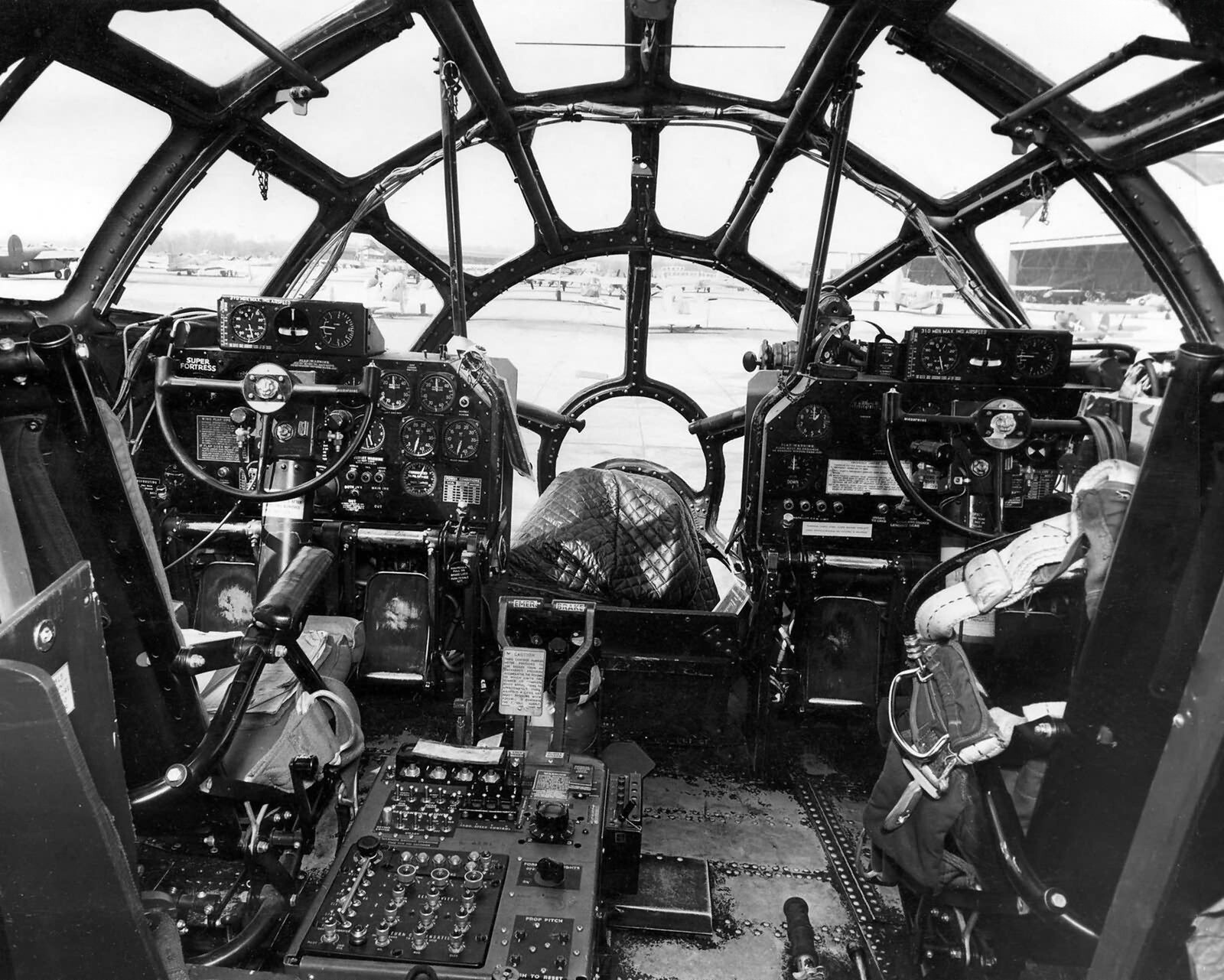 Interier kabiny samoleta B-29